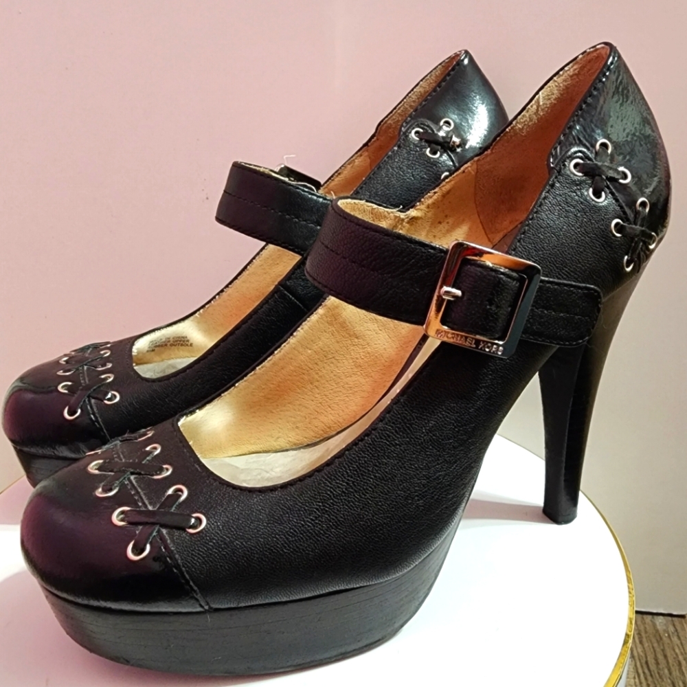 Michael Kors heels - size 8.5 - Black